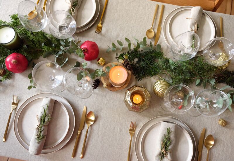 christmas table set up